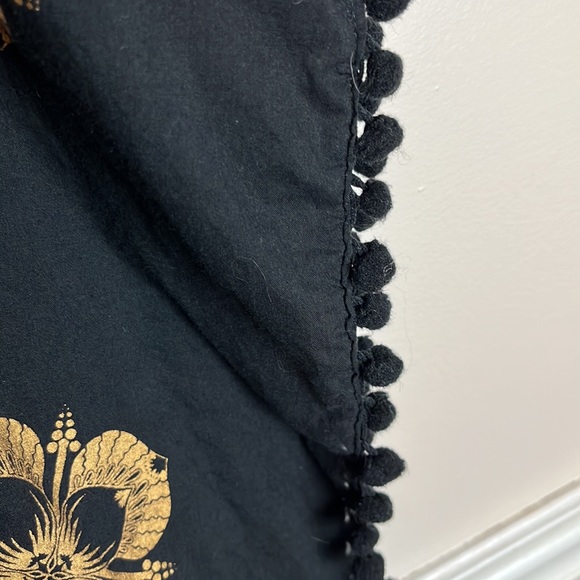 Moda International Black Tunic with Gold Hibiscus Blossoms, Size Medium - Picture 9 of 10